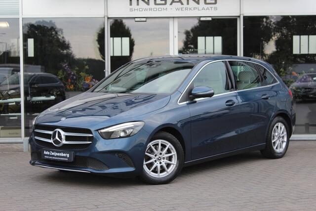 Mercedes-Benz B-KLASSE 180 | Camera | Carplay |