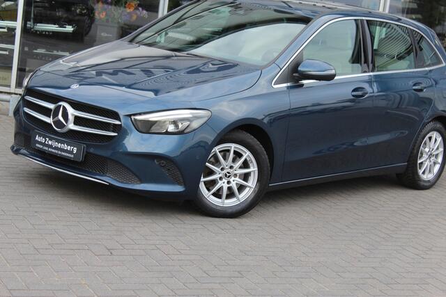 Mercedes-Benz B-KLASSE 180 | Camera | Carplay |