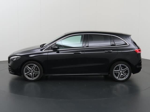 Mercedes-Benz B-KLASSE 250 e AMG Line | Widescreen | 360 graden camera | Stoelverwarming | Cruise control | Extra getint glas |