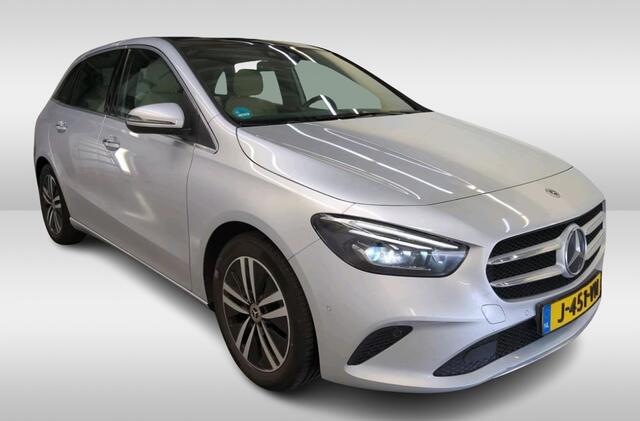 Mercedes-Benz B-KLASSE 180D Autmaat Business Solution Plus / Luxury / Panoramadak / Trekhaak / Xenon / airco-ecc./ Leder / Apk 06-2026