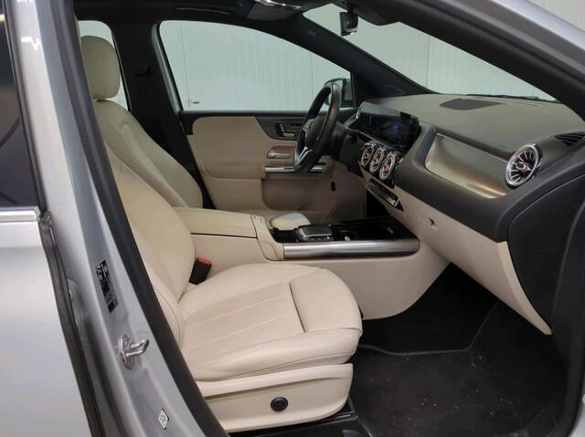 Mercedes-Benz B-KLASSE 180D Autmaat Business Solution Plus / Luxury / Panoramadak / Trekhaak / Xenon / airco-ecc./ Leder / Apk 06-2026