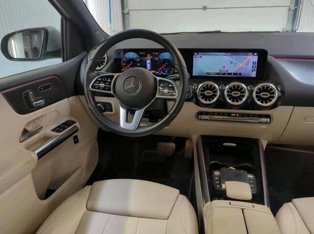 Mercedes-Benz B-KLASSE 180D Autmaat Business Solution Plus / Luxury / Panoramadak / Trekhaak / Xenon / airco-ecc./ Leder / Apk 06-2026