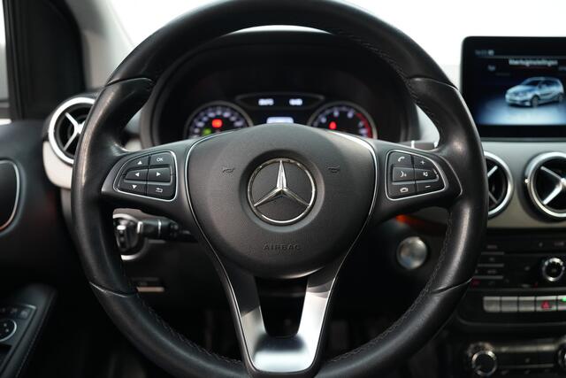 Mercedes-Benz B-KLASSE 180 Automaat ? AFN. TREKHAAK ? LEDER ? CRUISE ? NAVI ? ALL-SEASON