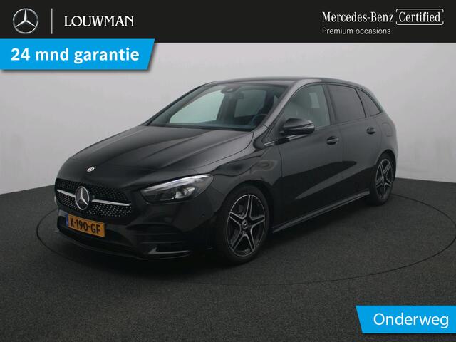 Mercedes-Benz B-KLASSE 160 AMG Handgeschakeld AMG Line | Night Pakket | Spiegel Pakket | Easy-Pack Achterklep | Achteruitrijcamera. Inclusief 24 maanden Mercedes-Benz Certified garantie voor Europa.