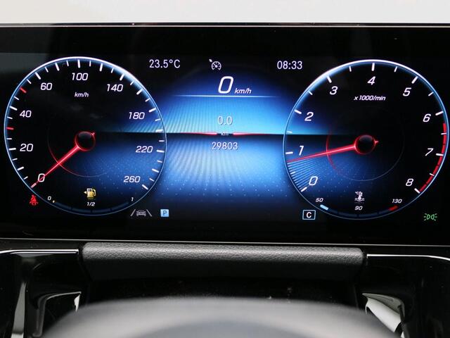 Mercedes-Benz B-KLASSE 160 AMG Handgeschakeld AMG Line | Night Pakket | Spiegel Pakket | Easy-Pack Achterklep | Achteruitrijcamera. Inclusief 24 maanden Mercedes-Benz Certified garantie voor Europa.