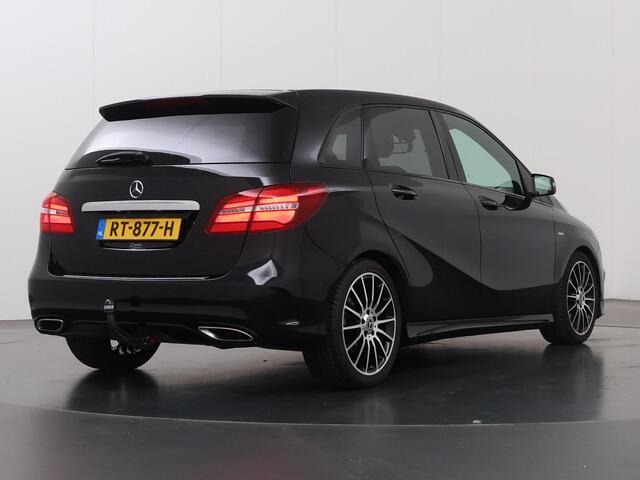 Mercedes-Benz B-KLASSE 180 | AMG | Night | Trekhaak | Sfeerverlichting | 18" lichtmetalen velgen |