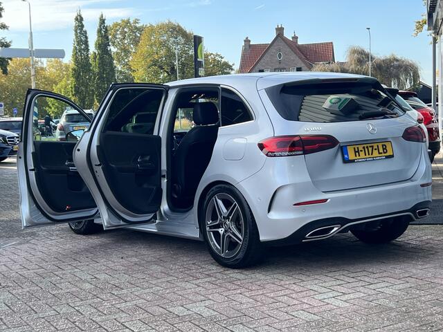 Mercedes-Benz B-KLASSE 180 Business Solution AMG | NW STAAT | FULL LED | CAMERA | ELEKT KOFFER |