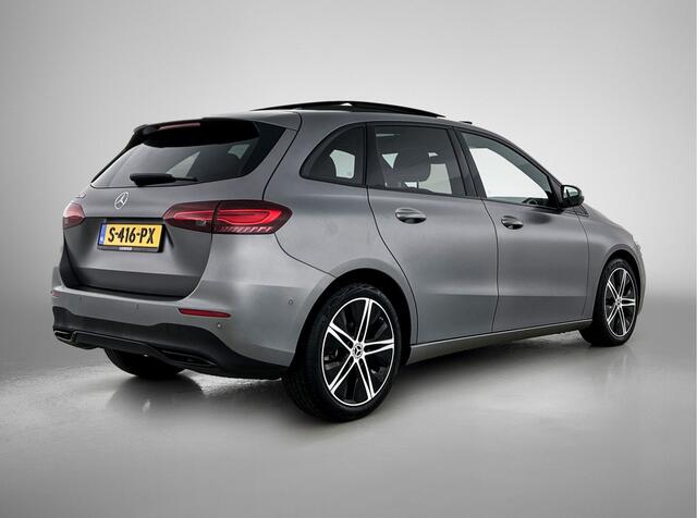 Mercedes-Benz B-KLASSE 200 Luxury-Line | Panorama schuif/kanteldak | MultiBeam Led | Night pakket | Apple CarPlay | Thermotronic Climate Control | Parkeer - en Spiegel pakket | Kleur: MANUFAKTUR mountaingrijs magno| Inclusief 24 maanden MB Certified garantie voor Europa.