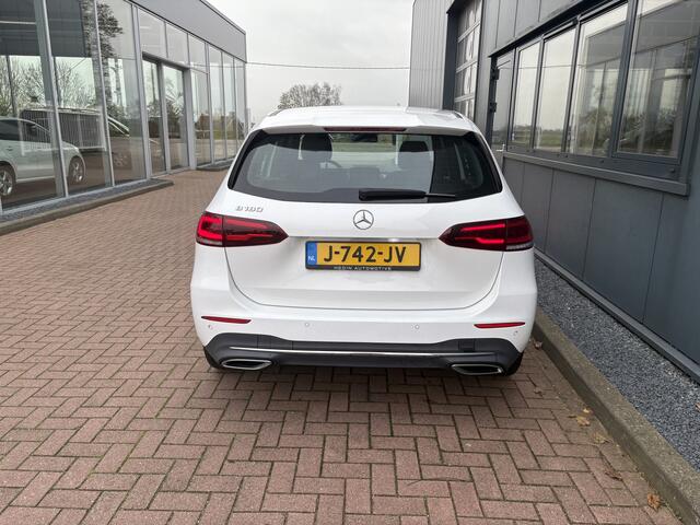 Mercedes-Benz B-KLASSE 180 Business Solution Luxury Automaat LEDER/CAMERA/DODEHOEK/CARPLAY/SFEER/PDC