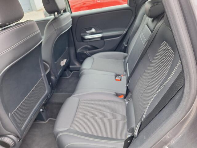 Mercedes-Benz B-KLASSE 180 Advantage | 12MND GARANTIE | NL AUTO | LAGE KM | CARPLAY | PDC | LMV |