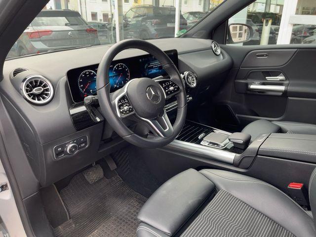 Mercedes-Benz B-KLASSE 180 ADVANTAGE / LED/ NAVI / FULL / RIJKLAAR