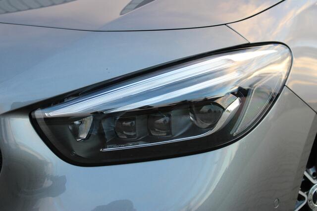 Mercedes-Benz B-KLASSE 200 Premium | Incl. 12 maanden garantie | Adaptieve cruise control | Climate control | Parkeercamera | Navigatie | Stoelverwarming | Trekhaak uitklapbaar | Elektrische kofferbakklep |