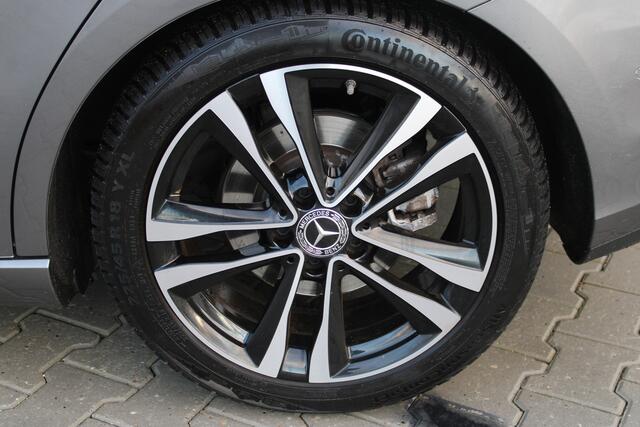 Mercedes-Benz B-KLASSE 200 Premium | Incl. 12 maanden garantie | Adaptieve cruise control | Climate control | Parkeercamera | Navigatie | Stoelverwarming | Trekhaak uitklapbaar | Elektrische kofferbakklep |