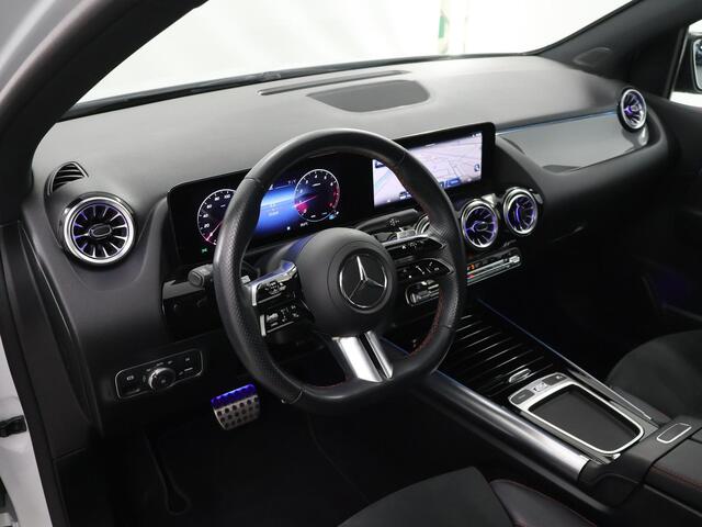 Mercedes-Benz B-KLASSE 180 AMG Line | Panoramadak | Night pakket | Distronic |