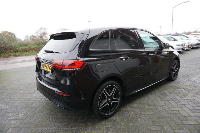 Mercedes-Benz B-KLASSE 250E PREMIUM PLUS AMG VOLLEDIG DEALER ONDERHOUDEN CAMERA FULL LED LEDER-ALCANTARA STOELVERWARMING NAVI ANDROID-APPLECARPLAY 18INCH PDC V+A BLUETOOTH ENZ...