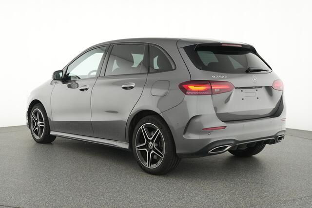 Mercedes-Benz B-KLASSE 250 e AMG Plug-In Hybride AMG Line | Night Pakket | Panorama Schuif-Kanteldak | Distronic | 360° camera | Multi beam Ledkoplampen. Inclusief 24 maanden MB Certified garantie voor Europa.