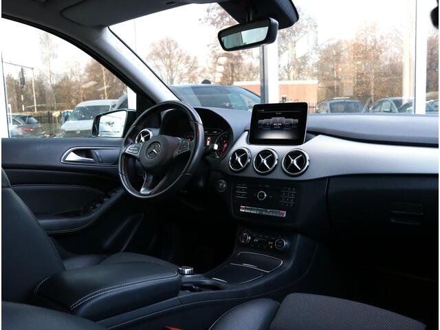 Mercedes-Benz B-KLASSE 200 Night edition | Trekhaak | Camera