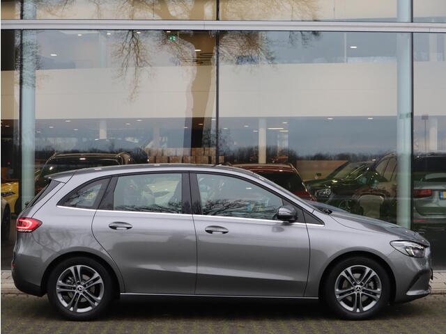 Mercedes-Benz B-KLASSE 160 Advantage | Navigatie | Camera | LED