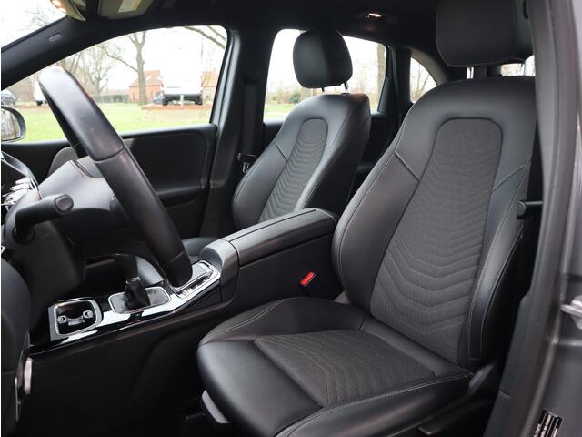 Mercedes-Benz B-KLASSE 160 Advantage | Navigatie | Camera | LED