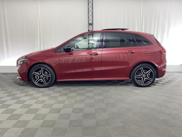 Mercedes-Benz B-KLASSE 250 PHEV AMG Night Automaat | Pano-Dak | Trekhaak | Carplay | Navi | 218 Pk |