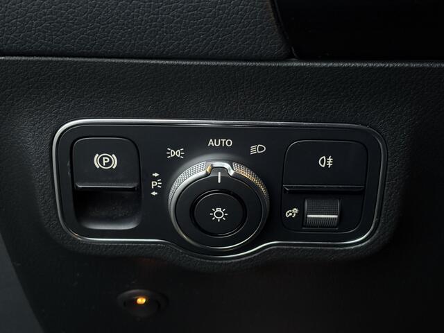 Mercedes-Benz B-KLASSE 180d Business Solution AMG | Cruise | Carplay |