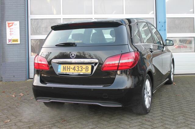 Mercedes-Benz B-KLASSE 180 LEASE ED. PLUS Automaat / Afneembare trekhaak / led verlichting
