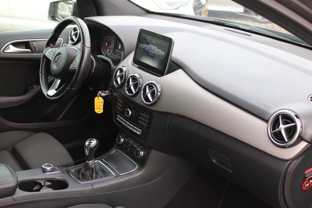 Mercedes-Benz B-KLASSE 180 Ambition Style Pakket XENON NAVI NL AUTO