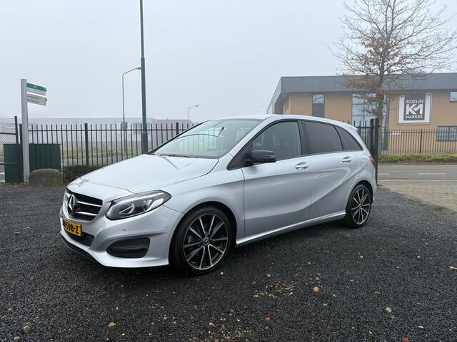 Mercedes-Benz B-KLASSE 180 | Automaat | Urban & Night pakket | Afn. Trekhaak |