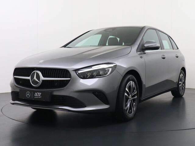 Mercedes-Benz B-KLASSE 250 e Business Solution | Achteruitrijcamera | DAB+ Radio | Distronic Cruise Control | Trekhaak Wegklapbaar | Stoelverwarming Voorin | 17" Lichtmetalen Velgen
