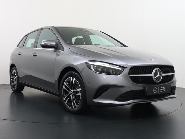 Mercedes-Benz B-KLASSE 250 e Business Solution | Achteruitrijcamera | DAB+ Radio | Distronic Cruise Control | Trekhaak Wegklapbaar | Stoelverwarming Voorin | 17" Lichtmetalen Velgen