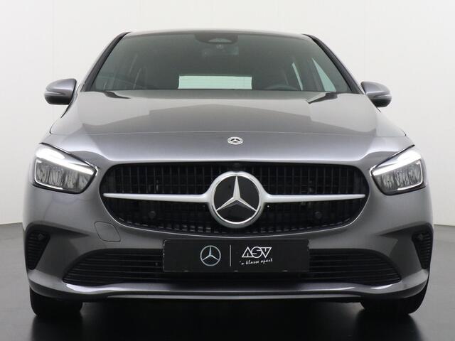 Mercedes-Benz B-KLASSE 250 e Business Solution | Achteruitrijcamera | DAB+ Radio | Distronic Cruise Control | Trekhaak Wegklapbaar | Stoelverwarming Voorin | 17" Lichtmetalen Velgen