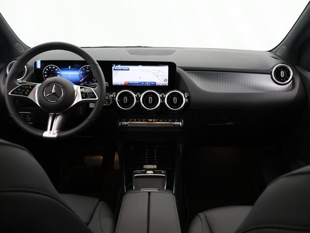 Mercedes-Benz B-KLASSE 180 Business Line | Panoramadak | Stoelverwarming | Hoge Zit | Voorbereiding Adaptieve Cruise | Zwart Leder look |