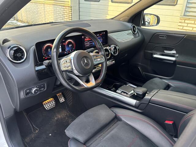 Mercedes-Benz B-KLASSE 180 Business Solution AMG | Stoelverwarming | Dealer Onderhouden | Wide Screen