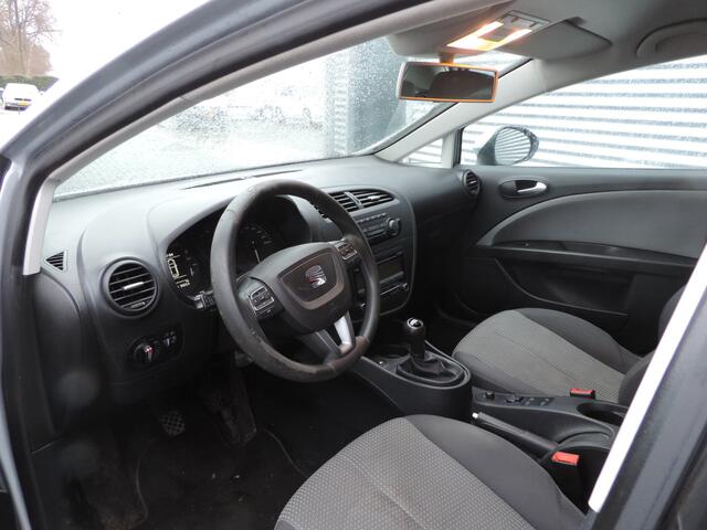 Mercedes-Benz B-KLASSE 180 Launch Edition Premium Plus TREKHAAK