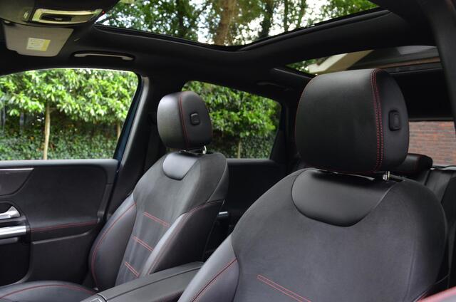 Mercedes-Benz B-KLASSE 180 Business Solution AMG Automaat/Led/Navi/Pdc/Ecc/Panoramadak/Achteruitrijcamera/Stoelverwarming/Cr-Controle/Privacy-Glas/18-Inch Lmv/Trekhaak-Afnb