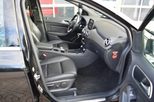 Mercedes-Benz B-KLASSE 180 Prestige, Lederen bekleding, Glazen schuifdak, Camera