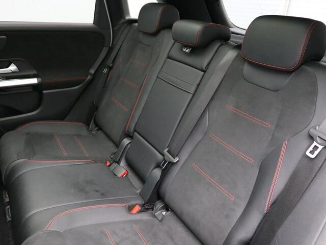 Mercedes-Benz B-KLASSE 180 Business Solution AMG AMG Line | Night Pakket | Panorama Schuif-Kanteldak | Memory Voorstoelen | MultiBeam Ledkoplampen | Inclusief 24 maanden MB Certified garantie voor Europa.