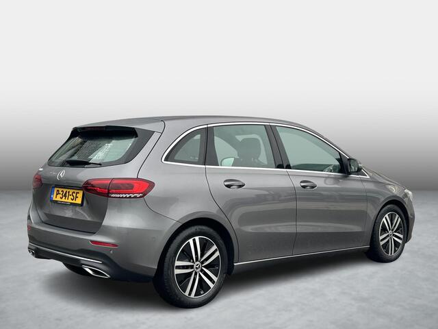 Mercedes-Benz B-KLASSE 180 Business Solution Luxury | Automaat | Trekhaak | Stoelverwarming | Sfeerverlichting