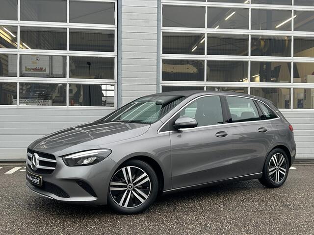 Mercedes-Benz B-KLASSE 180 Business Solution Luxury | Automaat | Trekhaak | Stoelverwarming | Sfeerverlichting