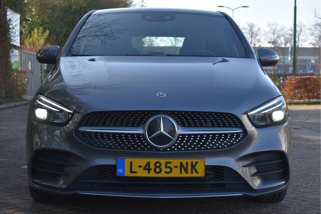 Mercedes-Benz B-KLASSE 250 Premium AMG Line 225 pk | NL-Auto | 1ste eigenaar | Keyless | Camera | Sfeerverlichting | Carplay | Carbon | NAP | historie