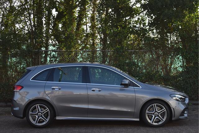 Mercedes-Benz B-KLASSE 250 Premium AMG Line 225 pk | NL-Auto | 1ste eigenaar | Keyless | Camera | Sfeerverlichting | Carplay | Carbon | NAP | historie