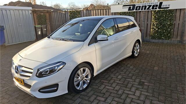 Mercedes-Benz B-KLASSE 200 Prestige AUTOMAAT - panoramadak - NAVIGATIE