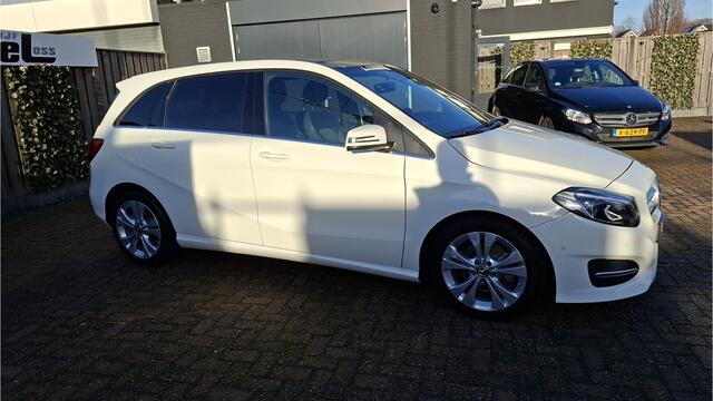 Mercedes-Benz B-KLASSE 200 Prestige AUTOMAAT - panoramadak - NAVIGATIE