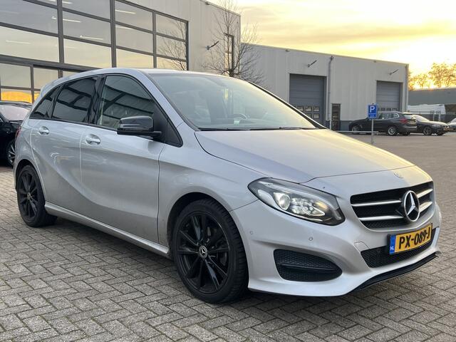 Mercedes-Benz B-KLASSE 180 Automaat Ambition Navigatie Trekhaak Camera Led Koplampen Leder 18 Inch AMG Velgen Parkeersensoren V+A Extra Getint Glas NL Auto
