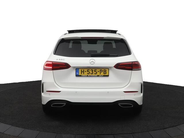 Mercedes-Benz B-KLASSE 220 Launch Edition Premium Plus Automaat - Elektrische voorstoelen - Panoramadak - Achteruitrijcamera - Navigatie - Sfeer verlichting - Virena Zekerheidspakket t.w.v. ¤895,-