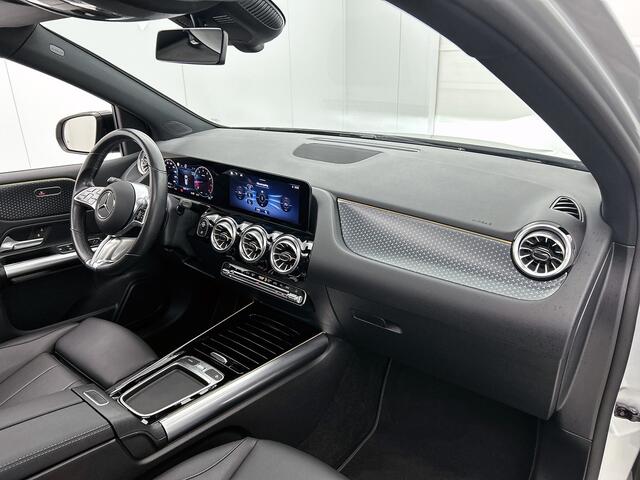 Mercedes-Benz B-KLASSE 180 Luxury Line | Trekhaak | Panoramadak | Achteruitrijcamera | Sfeerverlichting | Inclusief 24 maanden MB Certified garantie voor Europa.