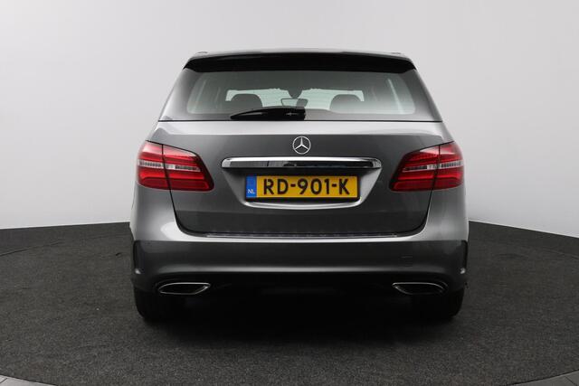 Mercedes-Benz B-KLASSE 180 Business Solution AMG | Trekhaak | Navigatie | Stoelverwarming |