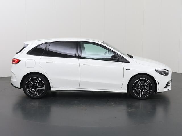 Mercedes-Benz B-KLASSE 250 e AMG Line | Night pakket | Stoelverwarming | Sfeerverlichting |