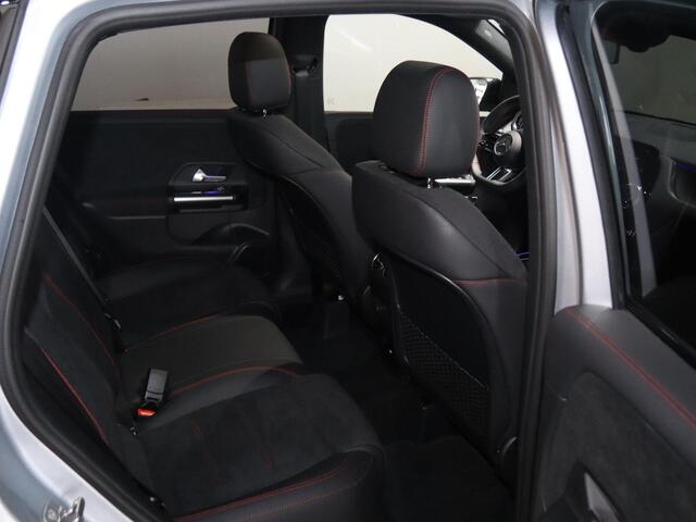 Mercedes-Benz B-KLASSE 250e Business Solution AMG | Panoramaschuifdak | Night | Winter pakket | Trekhaak | Stoelverwarming |