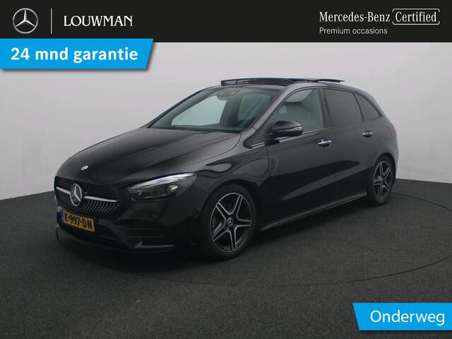 Mercedes-Benz B-KLASSE 180 Business Solution AMG AMG Line | Night Pakket | Panorama Schuif-Kanteldak | Memory voorstoelen | Achteruitrijcamers. Inclusief 24 maanden MB Certified garantie voor Europa.
